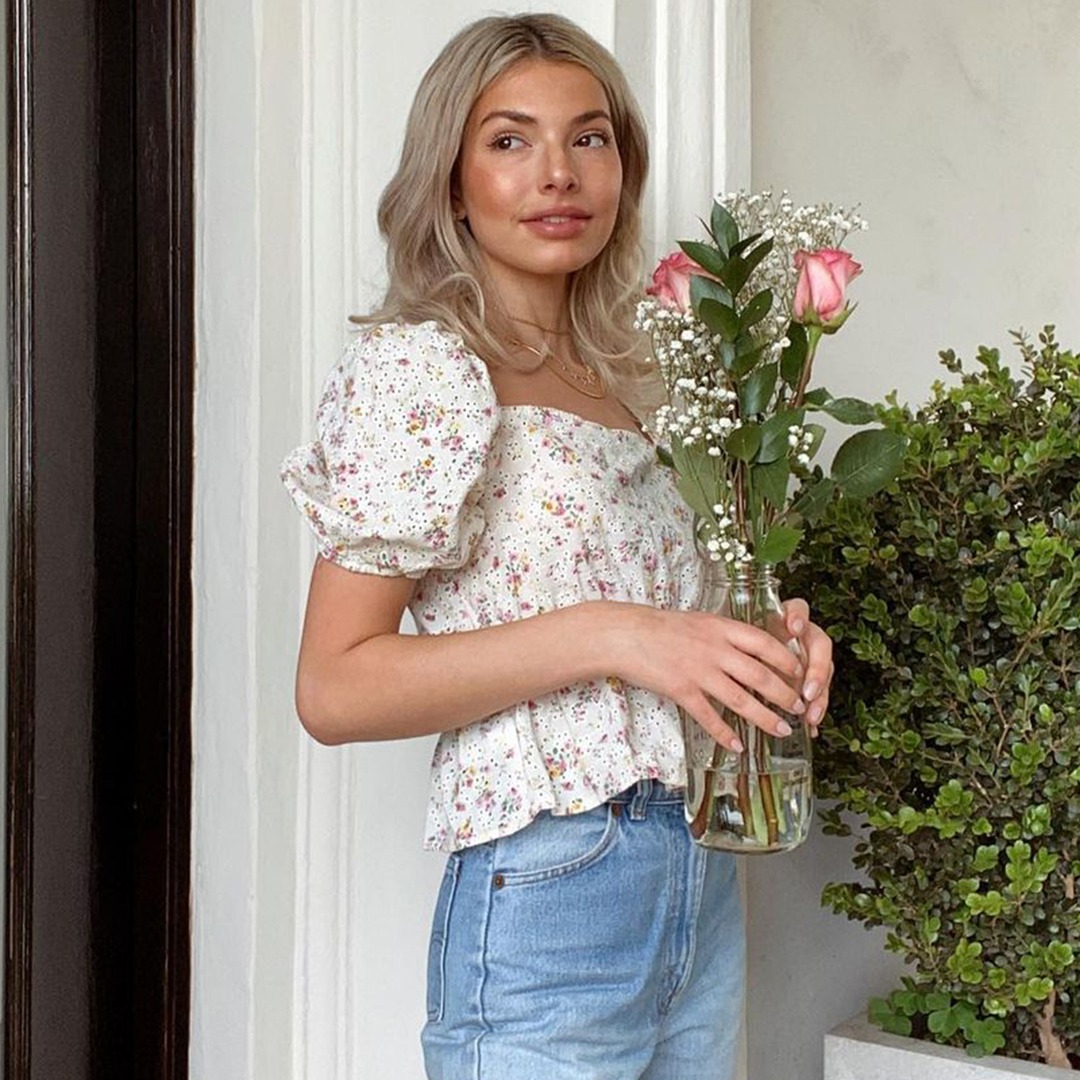 The Bachelor's Kit Keenan Reveals How She Rises Above "Toxicity" on Social Media - E! Online - NewsOpener The Bachelor's Kit Keenan Reveals How She Rises Above "Toxicity" on Social Media - E! Online